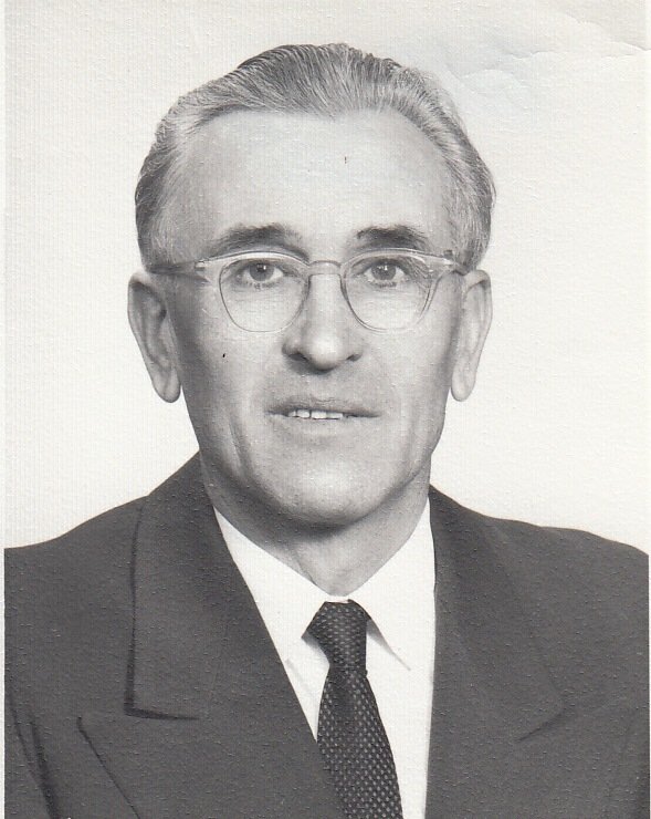 EUGENE KIEZIK